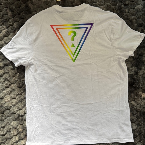 Guess Los Angeles Men's Rainbow logo shirt (XXL) - Picture 3 of 8
